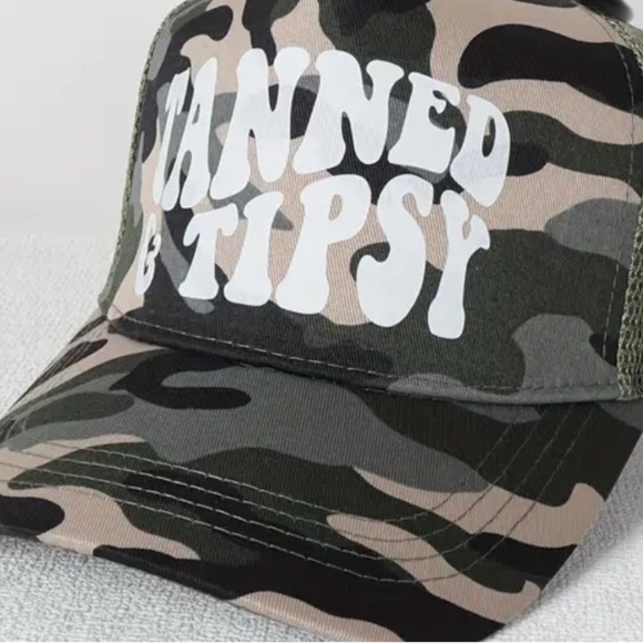 & Other Stories Green and White Hat Accessories - Picture 3 of 4